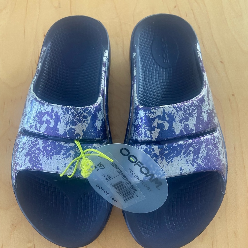 NEW womens Oofos slide in Ltd blue/silver snake edition color!